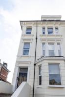 Coastal Charm 1br Flat Near The Sea Street Parking - B&B