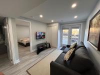 Rita's Kunjo - 2BR, 3BD, 2WR, Full Ktchn, Living - B&B Whitby