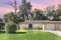 Cozy Villa with Spacious Outdoor Space - B&B Orange City