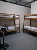 Posto Letto in Dormitorio con 4 Letti