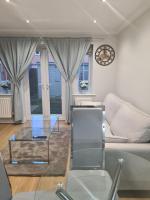 Entire Two bedroom Ray's Lodge - Ferienwohnung