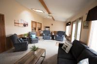 All Seasons Fully Furnished Home - B&B Waskish