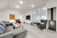 Beautiful Pool House With Outdoor Spa, Built In 2022 - B&B Ulfborg