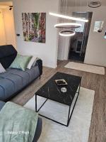 Appartamento con 2 Camere da Letto, Balcone e Terrazza