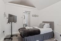 Studio Cottage With Shared Garden - 3Min to Bus Stop - B&B Manchester