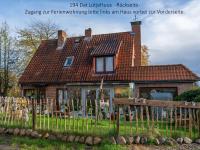 194 Fewo Dat LütjeHuus mit Dachterrasse im ersten Stock - B&B