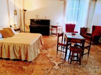 Double Room with Private External Bathroom