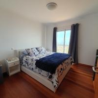Apartamento de 2 dormitorios con balcón y vistas al mar