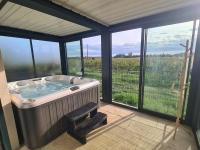 Gîte au coeur des vignes, jacuzzi et sauna privés - B&B