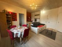 Ravissant T2, Cl 3 étoiles, 3 pers et 1 enf , 3 lits, parking et patio - Chambres d’hôtes