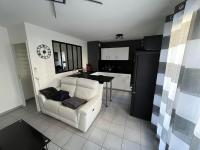 Since 1996 - Groupama Stadium, LDLC Arena, Eurexpo, Lyon, Appartement Calme - B&B