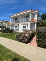 Condo 2.5 Blocks from Law Street Beach! - Chambres d’hôtes