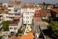 Antero Quental Residence - B&B
