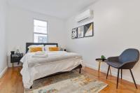 3 BDRM 2 and a Half Bath - House Private Yard Duplex - Bed and Breakfast Pittsburgh