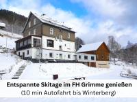 Haus Grimme im Kurpark - XXL Familien- & Erlebnishaus mit Sauna, Whirlpool, Pool & Indoorspielplatz - Chambres d'hôtes Schmallenberg