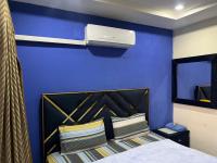 Classic One-Bedroom Apartment with King Bed