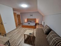 Dreibettzimmer mit eigenem Bad