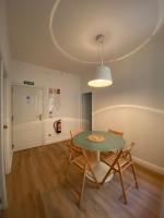 Camera Matrimoniale con Bagno in Comune 