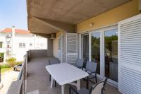 Apartments Tony Near The Beach - Chambres d’hôtes Novalja