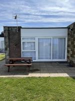 Brambles Chine 209 Self Catering Holiday Home Colwell Bay Isle of Wight - Ferry Offers - Last weekend in August onwards available - B&B Freshwater