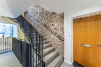 Beautiful Designer 2 Bed 2 Bath Old Town - Parking - Bed and Breakfast Edinburgh