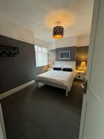 Canford Cliffs Apartment - B&B