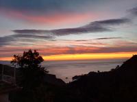 Casa il Faro villa con piscina - B&B Castelmola