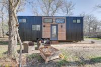 Hiking and Creek Manor Tiny Home in Forest Retreat - B&B