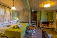 Deluxe Room (2 Adults + 1 Child)