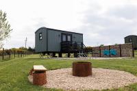 Quarterlands Glamping, Shepherds hut Bracken - B&B