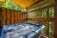 Cabin 6 Peaceful Cabin with Hot Tub, Loft, and Fire Pit - Chambres d’hôtes