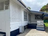 Cozy 3BR Wooden Retreat - B&B Suva