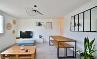 Bruyères with deck and private parking - B&B