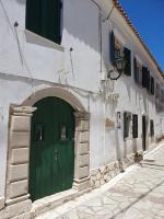 Archontiko Kourkoulos - B&B Makrádes