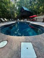 8 Beds, Hot Tub, Fireplaces, Pool Tbl Arcade VIEWS! - B&B Sevierville