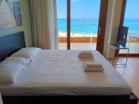 Bossa Bahamas Suites by Fergus - B&B Playa d'en Bossa