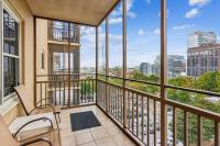 Dwntwn Condo Walk To Americmartaquarium, Sleep 4 - B&B