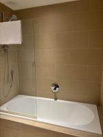 Executive level Quartermile two bedroom apartment - extremely central - B&B