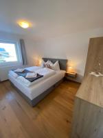Three-Bedroom Apartment with Mountain View