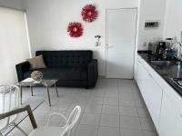 Adults Only Condo Close to the Beach - B&B
