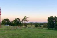 The Varnadoe Villa- Farm Stay - B&B Siloam Springs