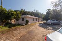 Casa Espaçosa com Piscina, Churrasqueira e Área verde em Sambaqui ao Lado da Praia - Floripa - B&B