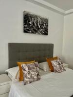 Bucharest Airport Henri Coanda & Therme-SELF CHECK-IN - B&B Otopeni