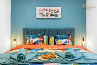 Modern Flat by Train St & Must-See Sights - B&B