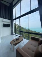 Vertiplex One-Bedroom with Sea View
