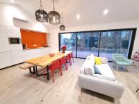 Maison design en bord de lac proche plage - B&B Saint-Jean-de-Monts