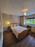 Tile Cross Entire Apartment - Near Airport, NEC & More - Chambres d’hôtes Birmingham