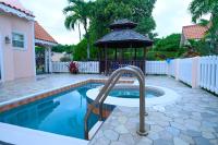Iyanola Tee Joys Villa - B&B