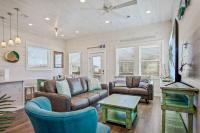 Walk to Beach Private Pool Golf Cart Friendly - B&B Port Aransas