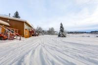 Riverside Retreat: Cozy Fairbanks Home w/ View - Chambres d’hôtes Fairbanks